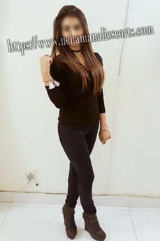 manali escort service outdoor